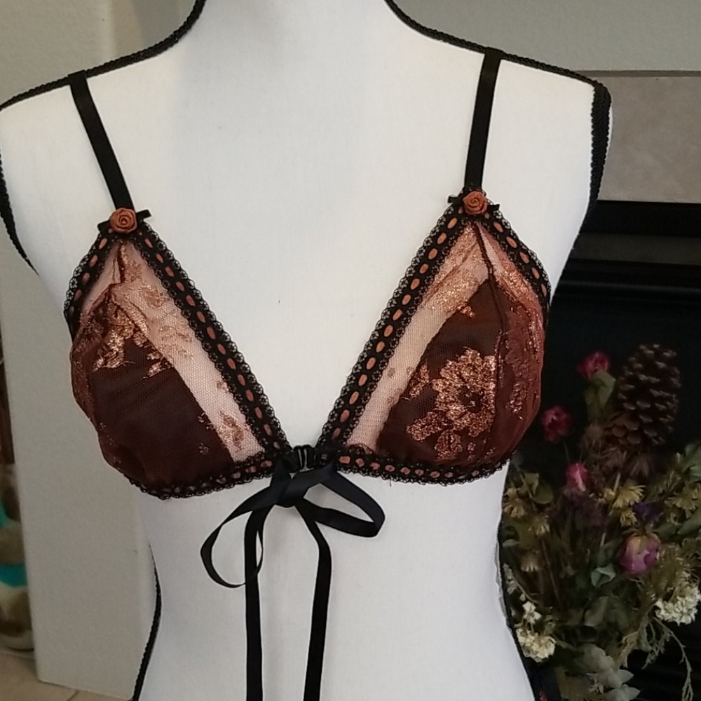 Lingerie - Picture 2 of 10